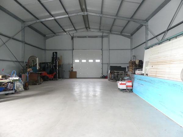 Local d'activité - 4 pièces - 575 m²