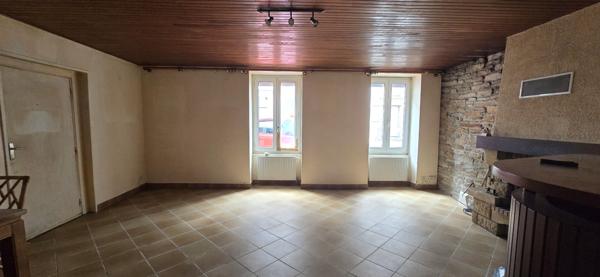 Appartement 2 pièces à rénover - 51m² - Rue Jean Bart à 100 mètres de la plage, la rue piétonne et les commerces , Concarneau