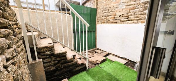 Appartement 2 pièces à rénover - 51m² - Rue Jean Bart à 100 mètres de la plage, la rue piétonne et les commerces , Concarneau