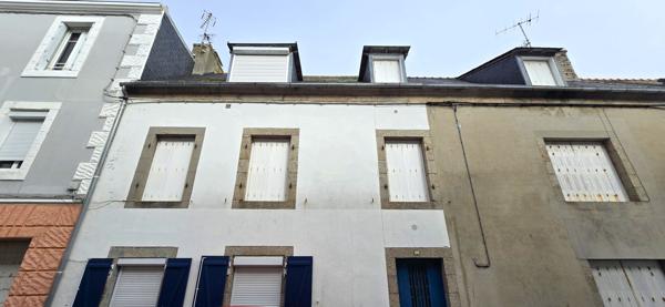 Appartement 2 pièces à rénover - 51m² - Rue Jean Bart à 100 mètres de la plage, la rue piétonne et les commerces , Concarneau