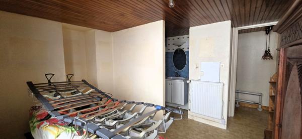 Appartement 2 pièces à rénover - 51m² - Rue Jean Bart à 100 mètres de la plage, la rue piétonne et les commerces , Concarneau