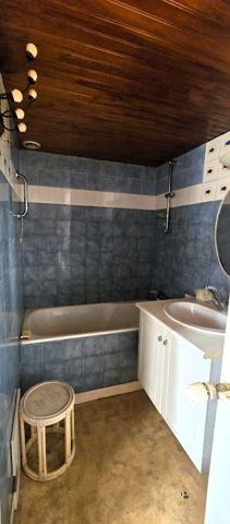 Appartement 2 pièces à rénover - 51m² - Rue Jean Bart à 100 mètres de la plage, la rue piétonne et les commerces , Concarneau
