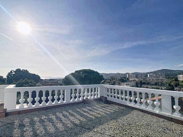 Maison de Prestige à Vendre à Antibes