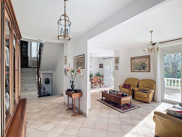 Maison de Prestige à Vendre à Antibes