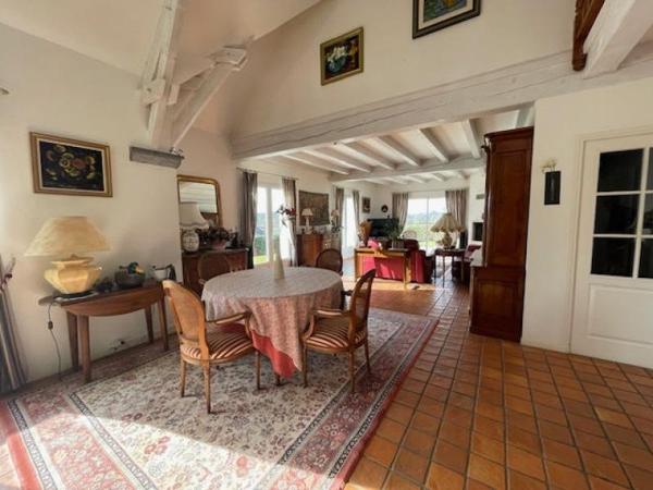 Maison - Proximite oloron-sainte-marie - Réf.:205371 PROXIMITE IMMEDIATE OLORON - VUE EXCEPTIONNELLE SUR LES PYRENEES POUR CETTE MAGNIFIQUE MAISON D'ARCHITECTE T4 AVEC JOLI PARC CLOTURE DE 2 728 M² -
