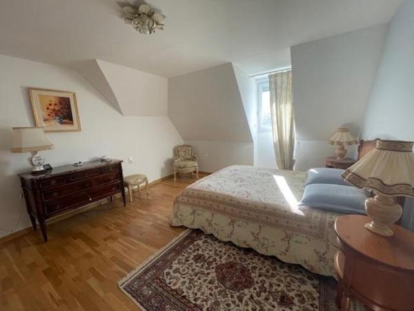 Maison - Proximite oloron-sainte-marie - Réf.:205371 PROXIMITE IMMEDIATE OLORON - VUE EXCEPTIONNELLE SUR LES PYRENEES POUR CETTE MAGNIFIQUE MAISON D'ARCHITECTE T4 AVEC JOLI PARC CLOTURE DE 2 728 M² -