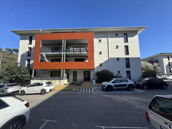Appartement
         3 pièces
        - 70 m² 250 000 € *