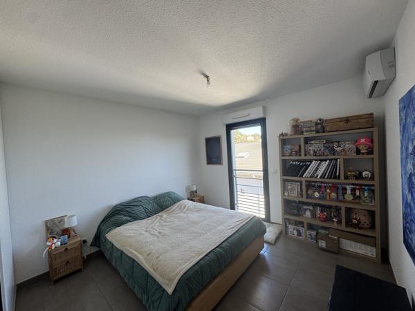 Appartement
         3 pièces
        - 70 m² 250 000 € *