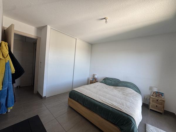 Appartement
         3 pièces
        - 70 m² 250 000 € *