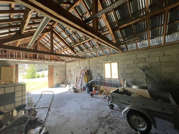 Les Thuiles (04400) Ancienne ferme en pierre transformée en maison/villa