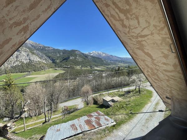 Les Thuiles (04400) Ancienne ferme en pierre transformée en maison/villa