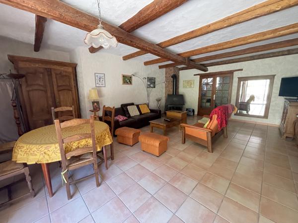 Les Thuiles (04400) Ancienne ferme en pierre transformée en maison/villa