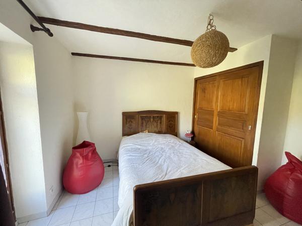 Les Thuiles (04400) Ancienne ferme en pierre transformée en maison/villa