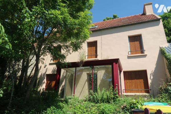 Landerneau Corps de ferme à rénover sur 1500m² de terrain (Zone réputée UHc)