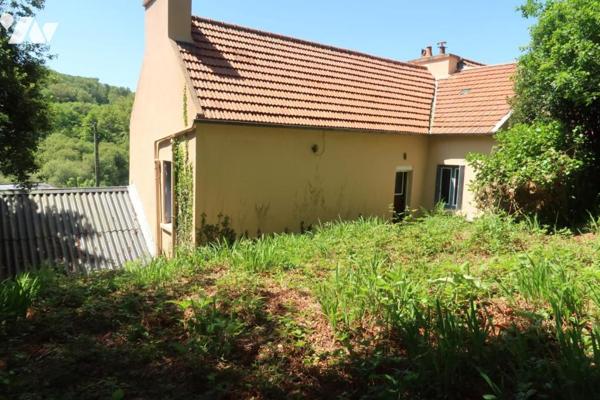 Landerneau Corps de ferme à rénover sur 1500m² de terrain (Zone réputée UHc)