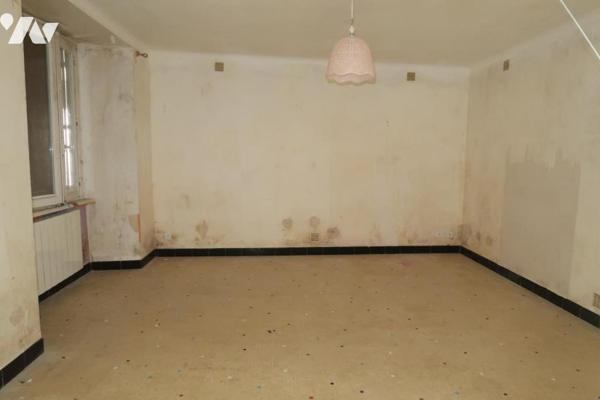 Landerneau Corps de ferme à rénover sur 1500m² de terrain (Zone réputée UHc)