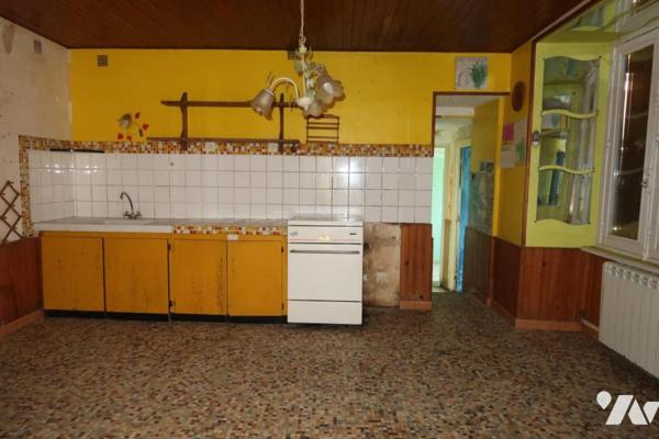 Landerneau Corps de ferme à rénover sur 1500m² de terrain (Zone réputée UHc)