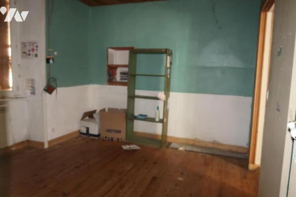 Landerneau Corps de ferme à rénover sur 1500m² de terrain (Zone réputée UHc)