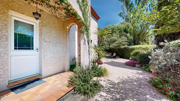 A VENDRE - Maison familiale type 6 - 152m² - Nîmes