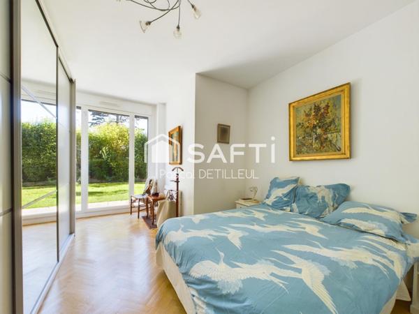 GARCHES- Buzenval - Domaine le Cottage appartement 5 pièces 126m2 avec jardin