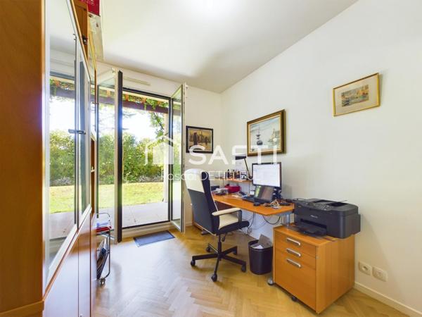 GARCHES- Buzenval - Domaine le Cottage appartement 5 pièces 126m2 avec jardin