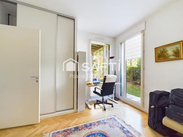 GARCHES- Buzenval - Domaine le Cottage appartement 5 pièces 126m2 avec jardin