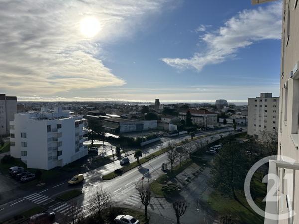Appartement F2 à vendre  2 pièces - 52,66 m 2   ROYAN  - 17