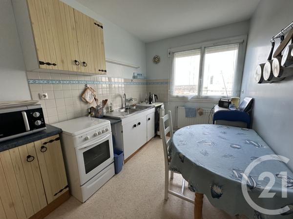 Appartement F2 à vendre  2 pièces - 52,66 m 2   ROYAN  - 17