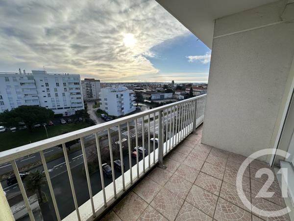 Appartement F2 à vendre  2 pièces - 52,66 m 2   ROYAN  - 17