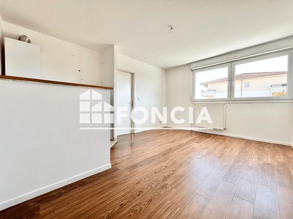 Location Appartement 2 pièces 34.34 m² - 11 RUE DU PRE GONDE Metz 57070