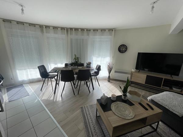 Location                                                      Appartement
                        
                     3 pièces                      54 m2                     à Saint-Quentin