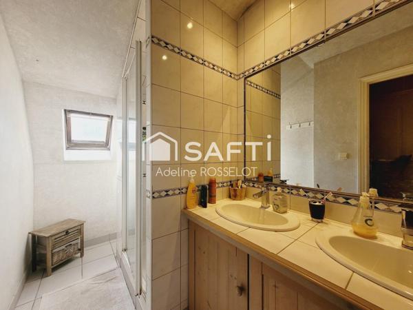 Maison à rénover en partie - Commodités à pied