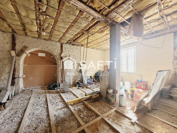 Maison à rénover en partie - Commodités à pied