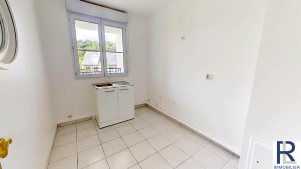 Le Plessis-Robinson (92350) Le Plessis-Robinson Coeur de Ville, Bel appartement de 3 pièces 71 m2 avec balcon parking boxé et cave