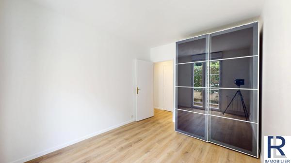 Le Plessis-Robinson (92350) Le Plessis-Robinson Coeur de Ville, Bel appartement de 3 pièces 71 m2 avec balcon parking boxé et cave
