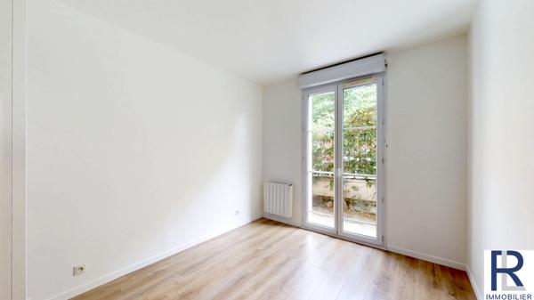 Le Plessis-Robinson (92350) Le Plessis-Robinson Coeur de Ville, Bel appartement de 3 pièces 71 m2 avec balcon parking boxé et cave