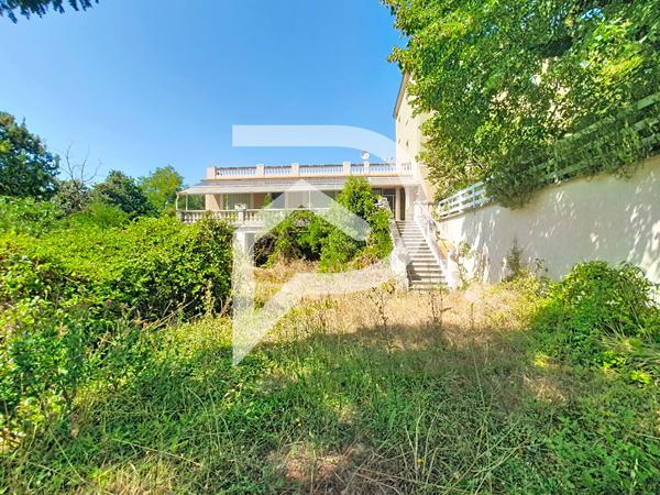 Maison 12 pièces 276 m2