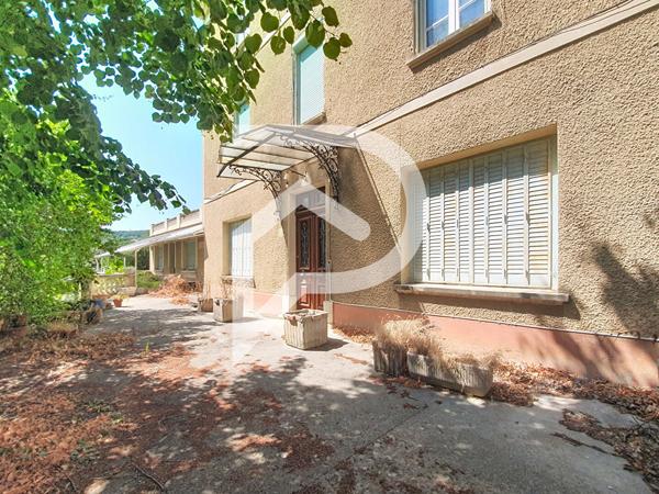 Maison 12 pièces 276 m2