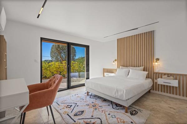 Magnifique villa traditionnelle entièrement rénovée à Mougins