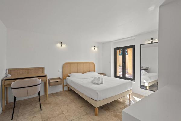 Magnifique villa traditionnelle entièrement rénovée à Mougins