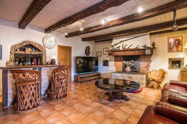 Maison caussenarde de caractère sur le causse noir - Bien atypioque et rare. Peyreleau