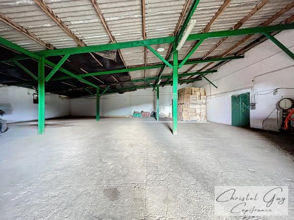 A vendre Vaas (72500), 10 minutes de Montval sur Loir – En campagne, ensemble immobilier avec maison d’habitation et vaste entrepôt