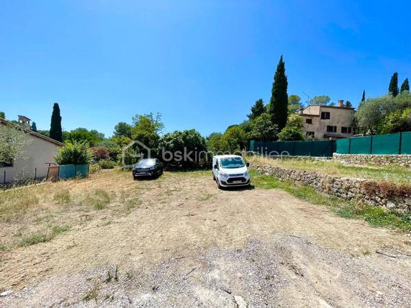 Terrain de 778 m²