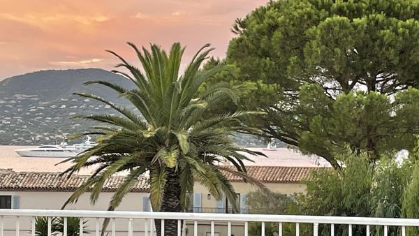 Saint-Tropez (83990) SAINT-TROPEZ Duplex avec solarium