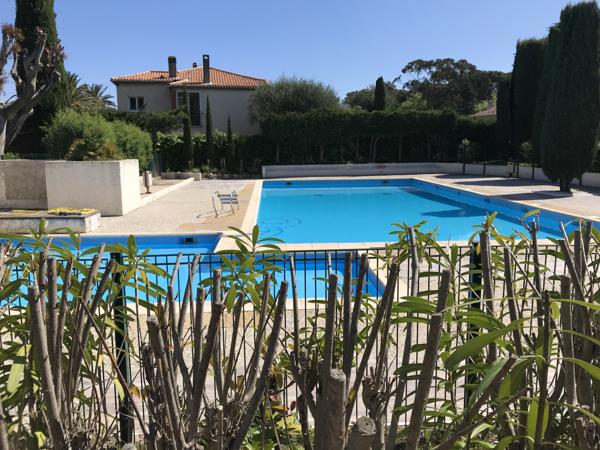 Saint-Tropez (83990) SAINT-TROPEZ Duplex avec solarium