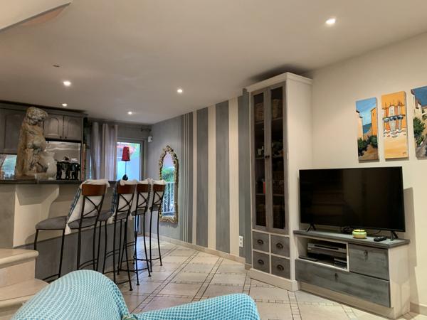 Saint-Tropez (83990) SAINT-TROPEZ Duplex avec solarium