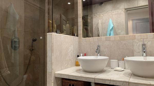 Saint-Tropez (83990) SAINT-TROPEZ Duplex avec solarium