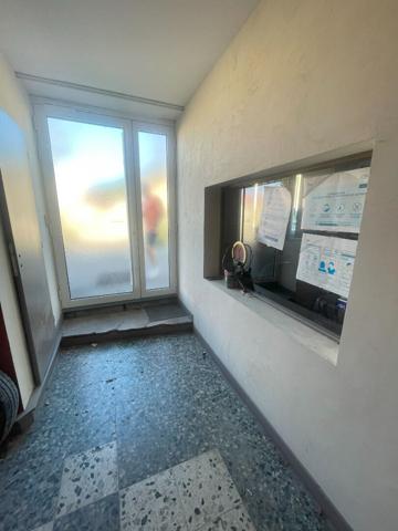 Location local commercial Lavelanet - 1238 m² - 3 450 €/mois