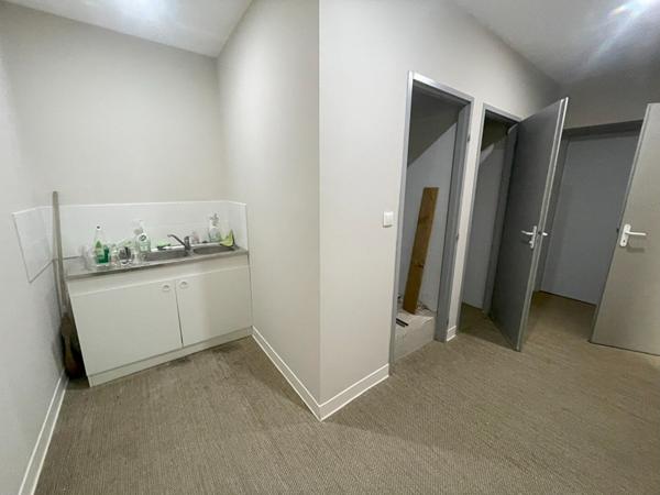 Location local commercial Lavelanet - 1238 m² - 3 450 €/mois