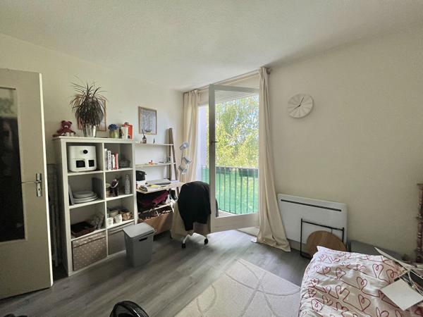Appartement Pau 1 pièce(s) 17.20 m2 + parking + local  à vélos